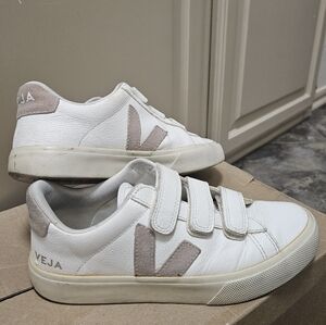 Veja Sneakers